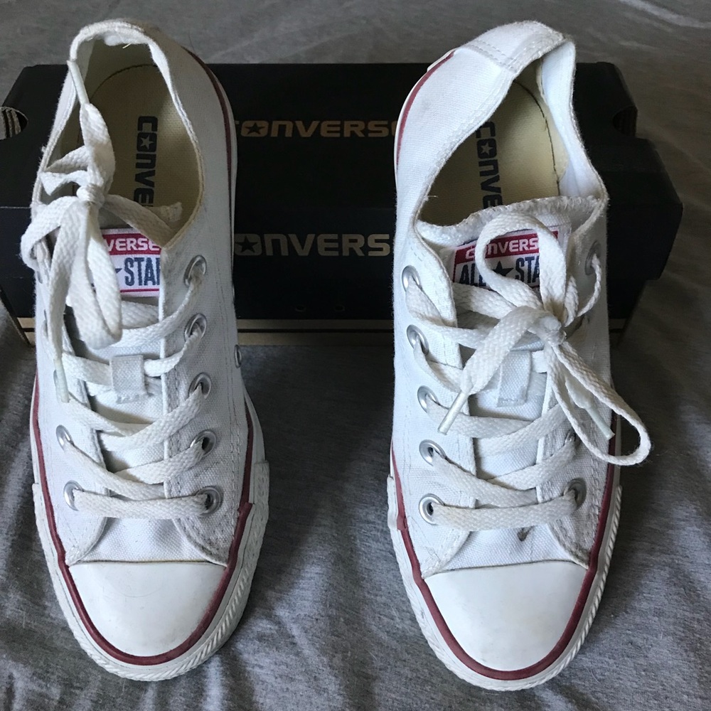 Women’s Converse size 5.5